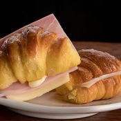 Medialunitas jamón y queso