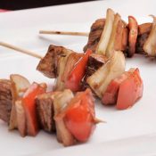 Brochettes lomo